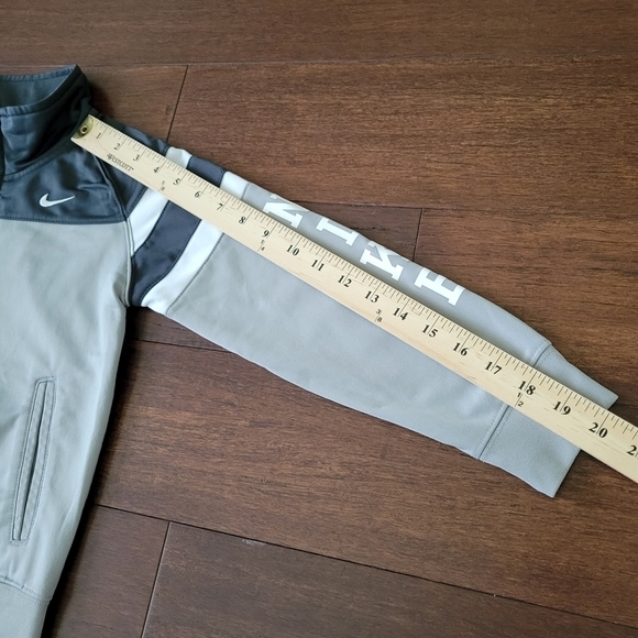 Nike Boys Gray Colorblock Zip-Up Athletic Track Jacket Size 6 Spellout on Sleeve - Picture 10 of 10